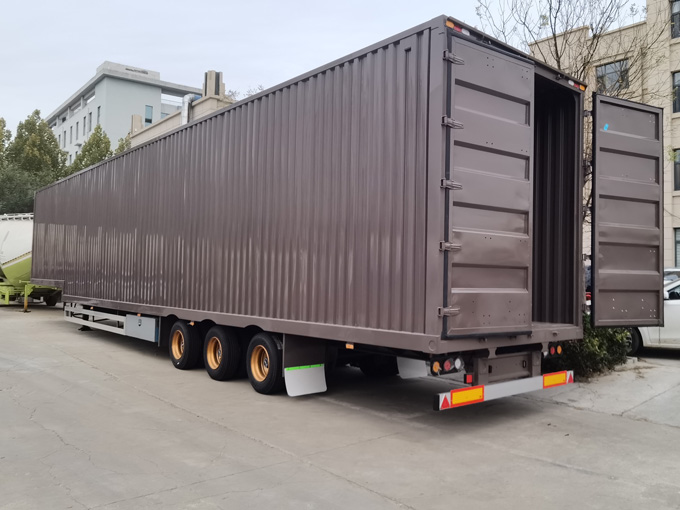 Box type transport semi-trailer