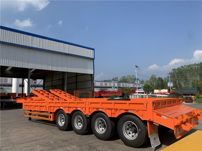 Low flatbed semi-trailer