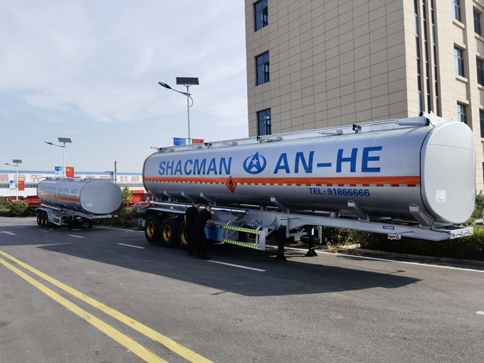 Oil semi-trailer