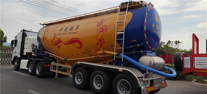 Powder material transportation semi-trailer